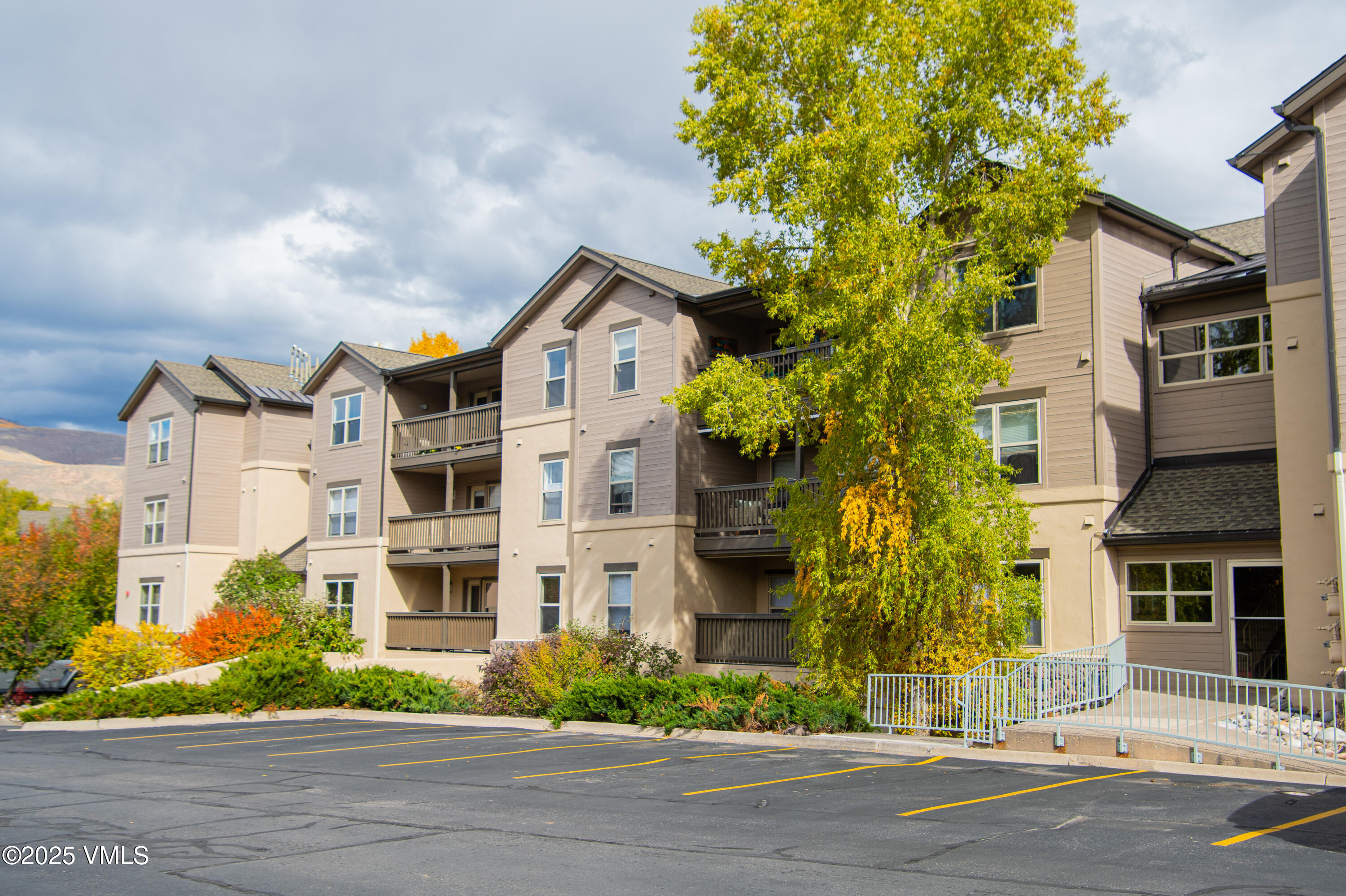 40 River Pines Court, Unit B307 Edwards, CO 81632 - Photo 17 of 21 Exterior