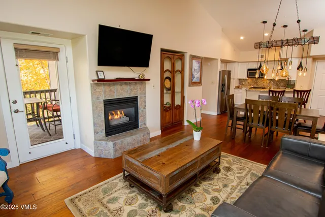 $1,100,000 | 40 River Pines Court, Unit B307, Edwards, CO 81632