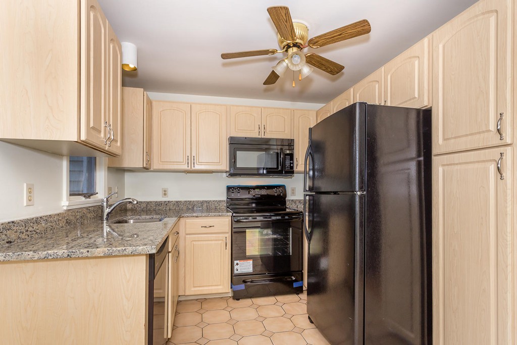 52 Victoria Heights Road, Unit 52 Boston, MA 02136 - Photo 7 of 17 Gallery Image 7