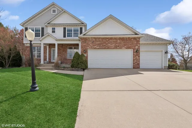 $515,000 | 2707 Sweetgum Court, Valparaiso, IN 46383