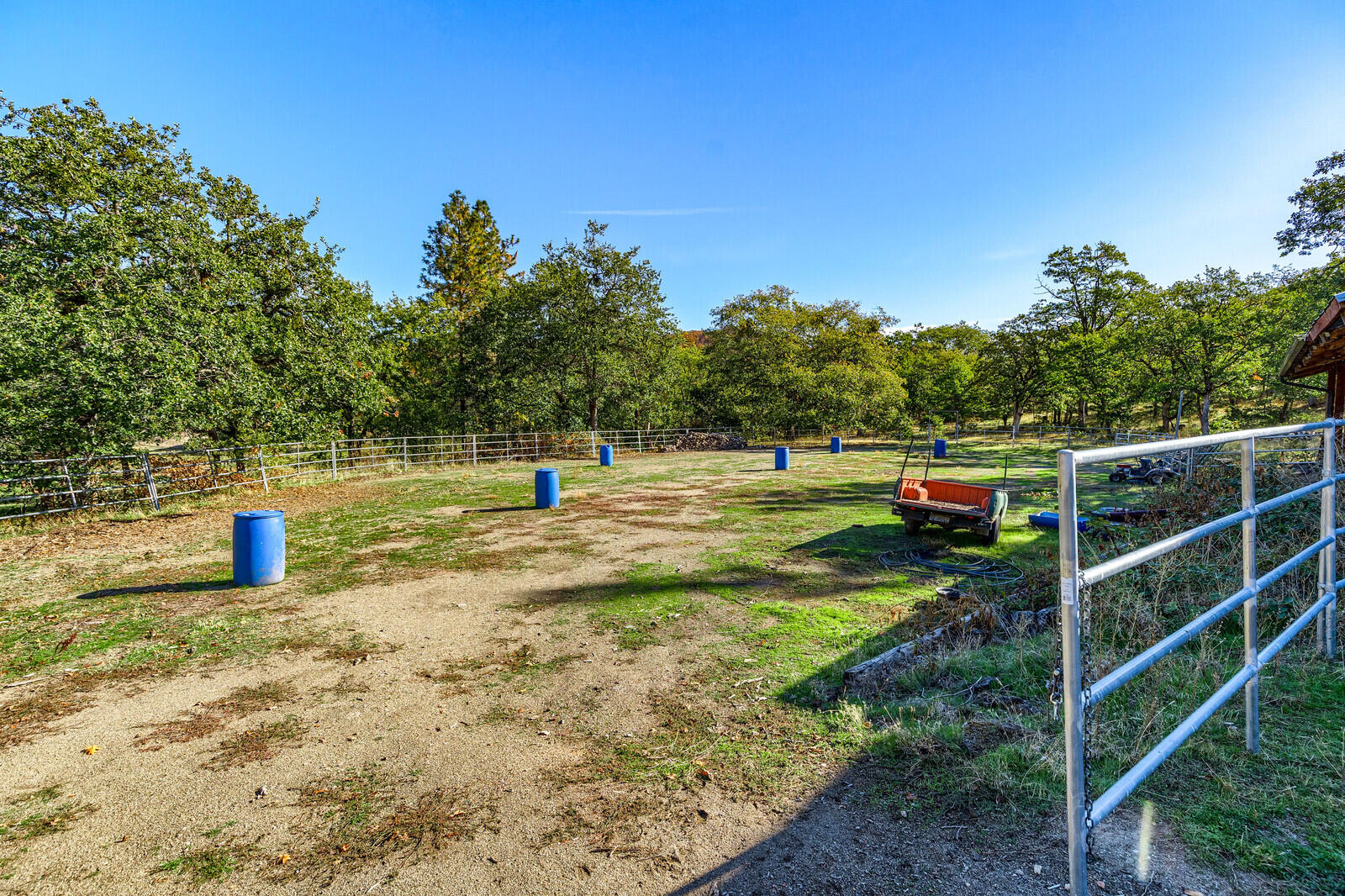 1477 Worthington Road Eagle Point, OR 97524 - Photo 52 of 65 53-Outdoor Arena