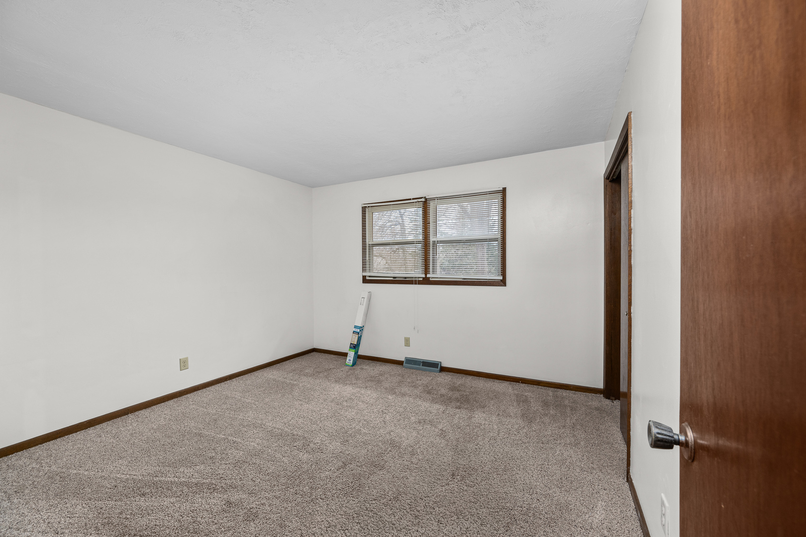 6206 Telegraph Road Davenport, IA 52804 - Photo 23 of 38