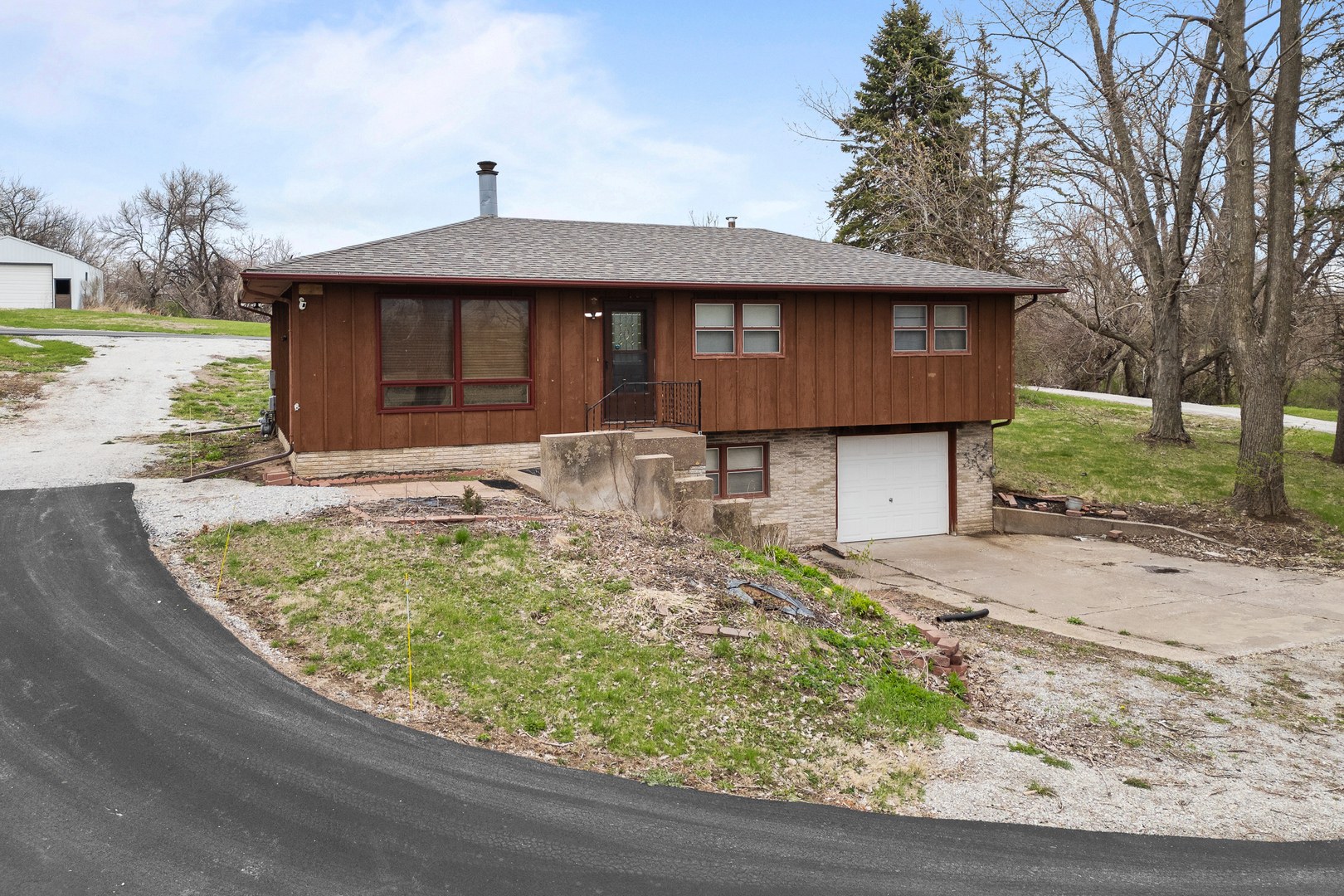 6206 Telegraph Road Davenport, IA 52804 - Photo 7 of 38