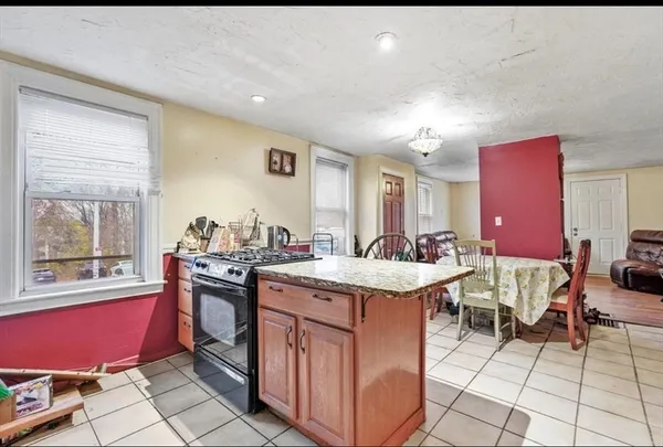 $2,300 | 30 Wall Street, Unit 1, Worcester, MA 01604