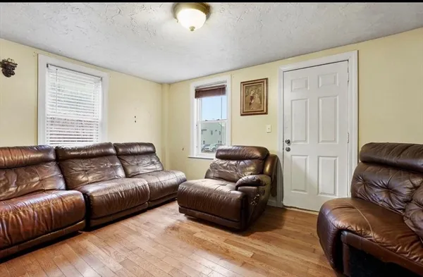 $2,300 | 30 Wall Street, Unit 1, Worcester, MA 01604