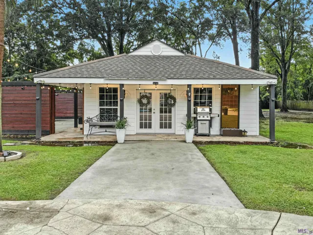 $1,199,900 | 8291 King Drive, Denham Springs, LA 70726