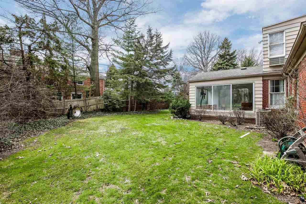 65 Shoreham Road Grosse Pointe, MI 48236 - Photo 27 of 29 31345950-26.JPG