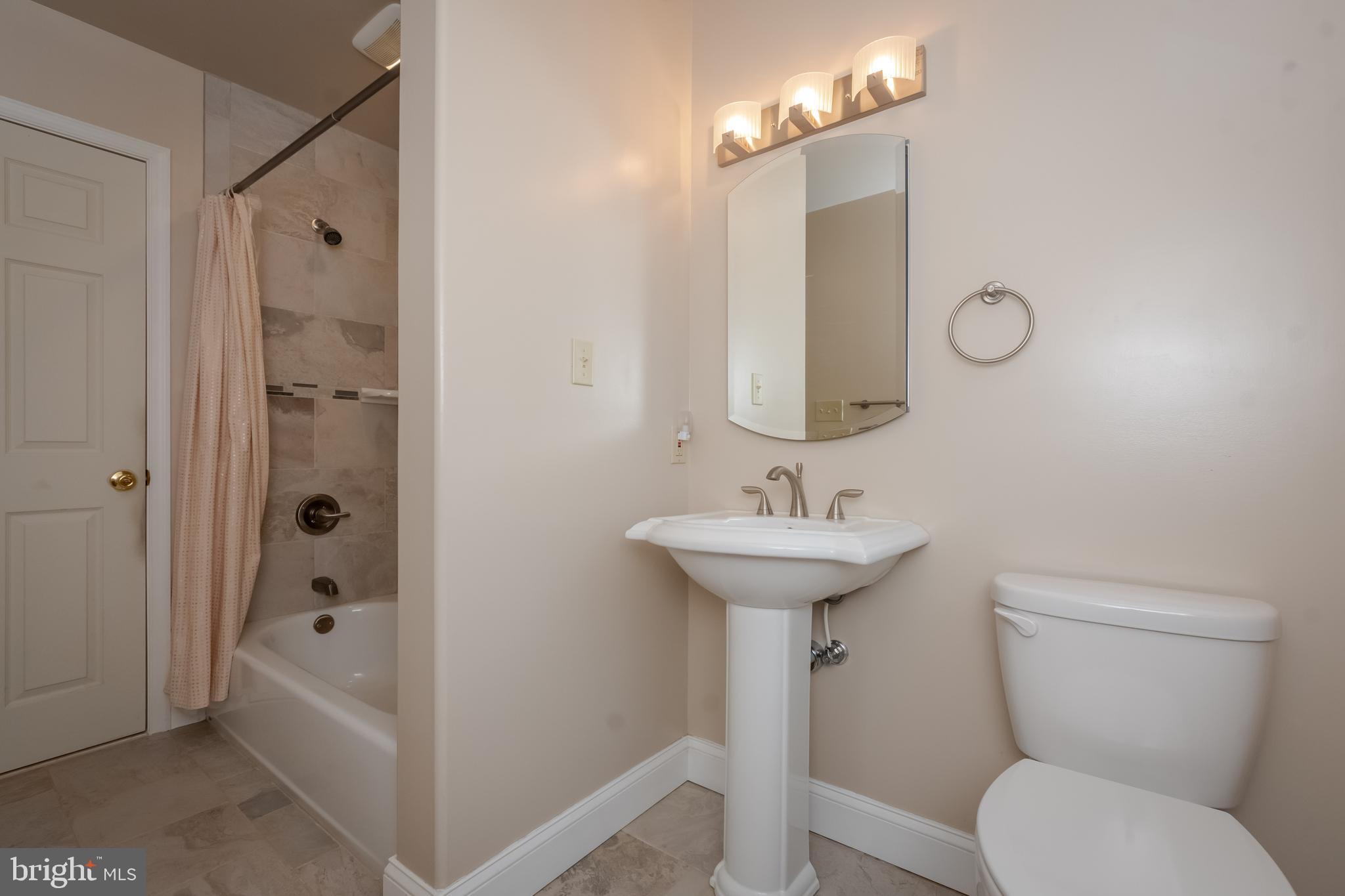 935 Rosedale Avenue Rosedale, MD 21237 - Photo 31 of 47 Bath 1 on Main Level