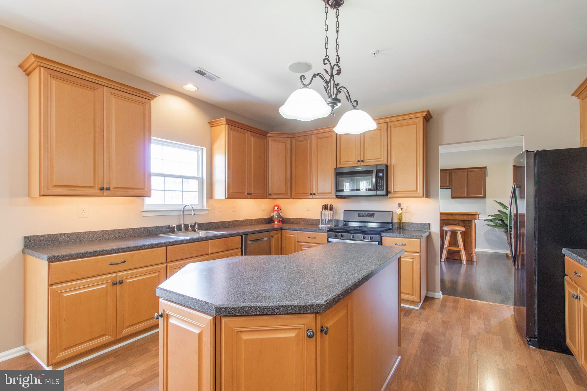 144 Statesman Road Chalfont, PA 18914 - Photo 11 of 70 Center Island