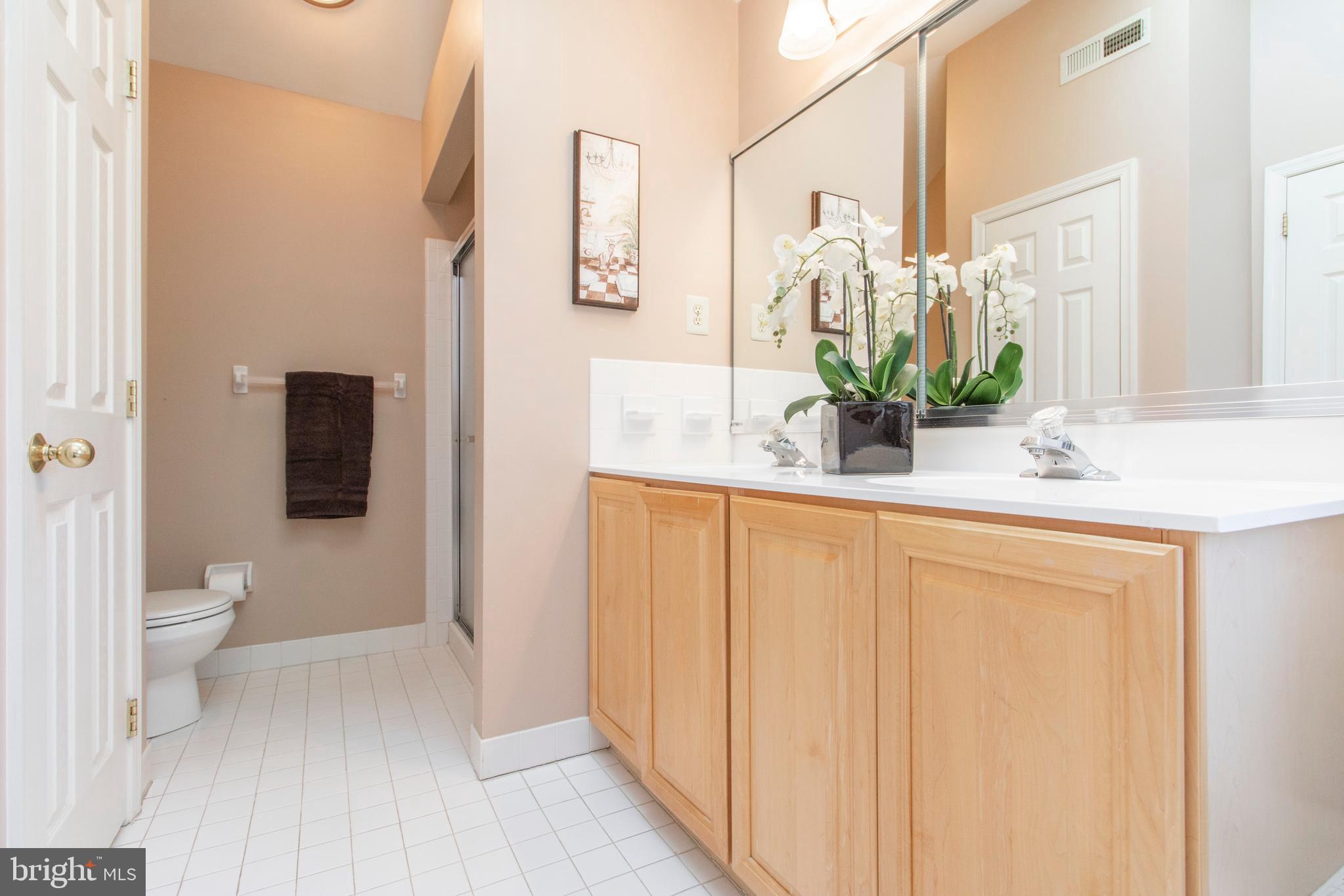 144 Statesman Road Chalfont, PA 18914 - Photo 34 of 70 Ceramic tiled bathrooms