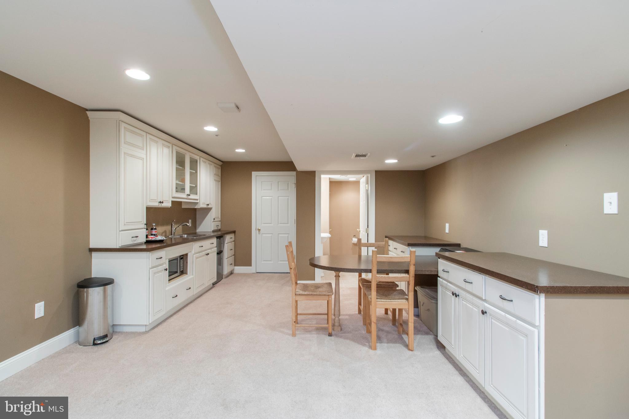 144 Statesman Road Chalfont, PA 18914 - Photo 53 of 70 Built-in cabinets