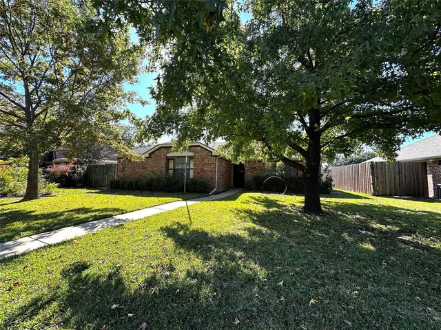 $2,400 | 2318 Springfield Lane, Rowlett, TX 75088