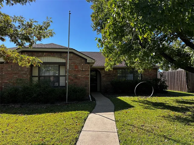 $2,400 | 2318 Springfield Lane, Rowlett, TX 75088
