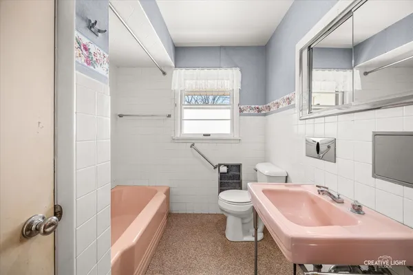 $2,600 | 39W258 Seavey Road, Batavia, IL 60510