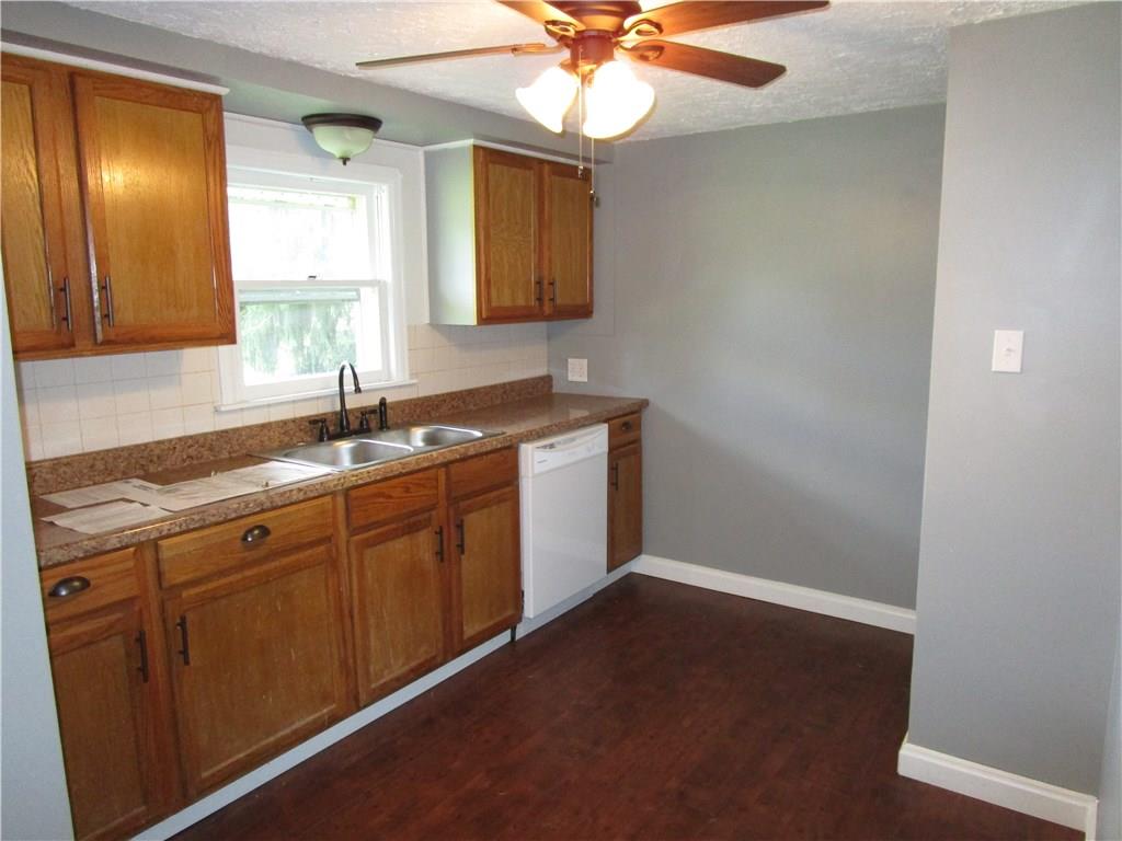 816 Shenango Road New Castle, PA 16101 - Photo 3 of 10 Gallery Image 3