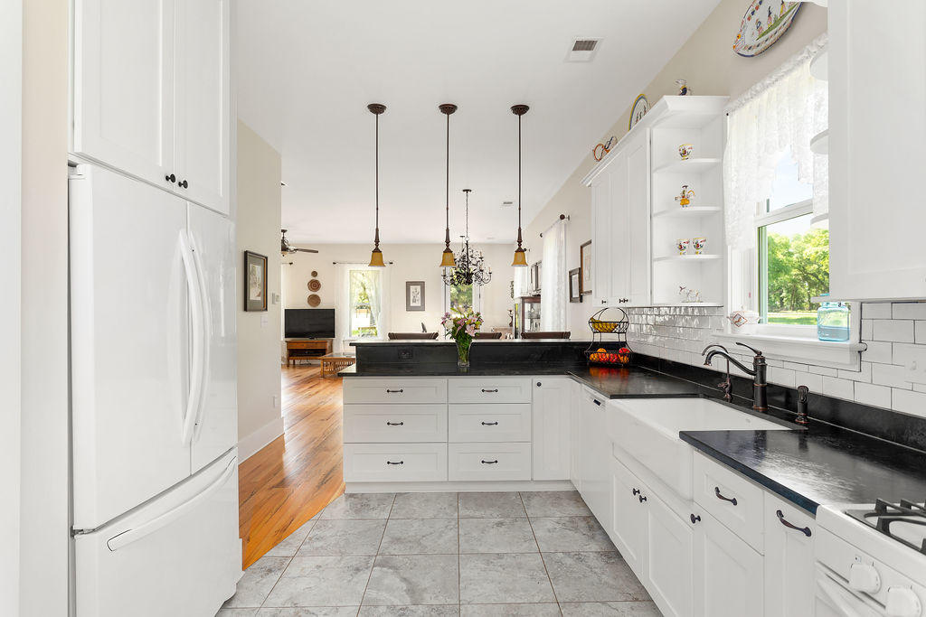 6022 Old Jacksonboro Road Ravenel, SC 29470 - Photo 15 of 60 6022OldJacksonboroRd-60