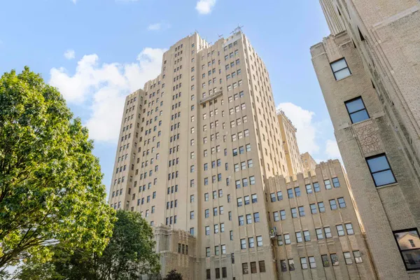 view of a multi story building