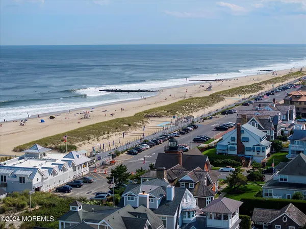 a picture of a room with a floor to a wall