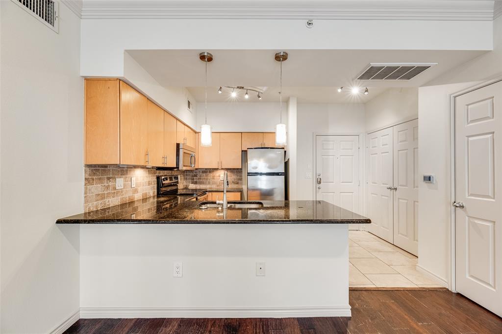 3102 Kings Road, Unit 2204 Dallas, TX 75219 - Photo 6 of 14