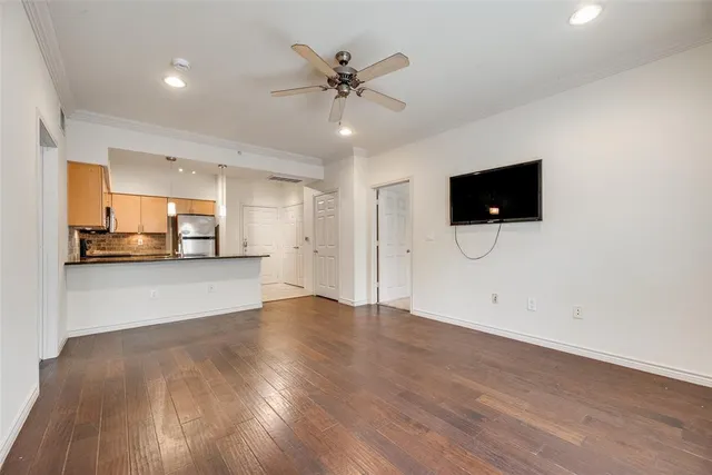 $1,850 | 3102 Kings Road, Unit 2204, Dallas, TX 75219