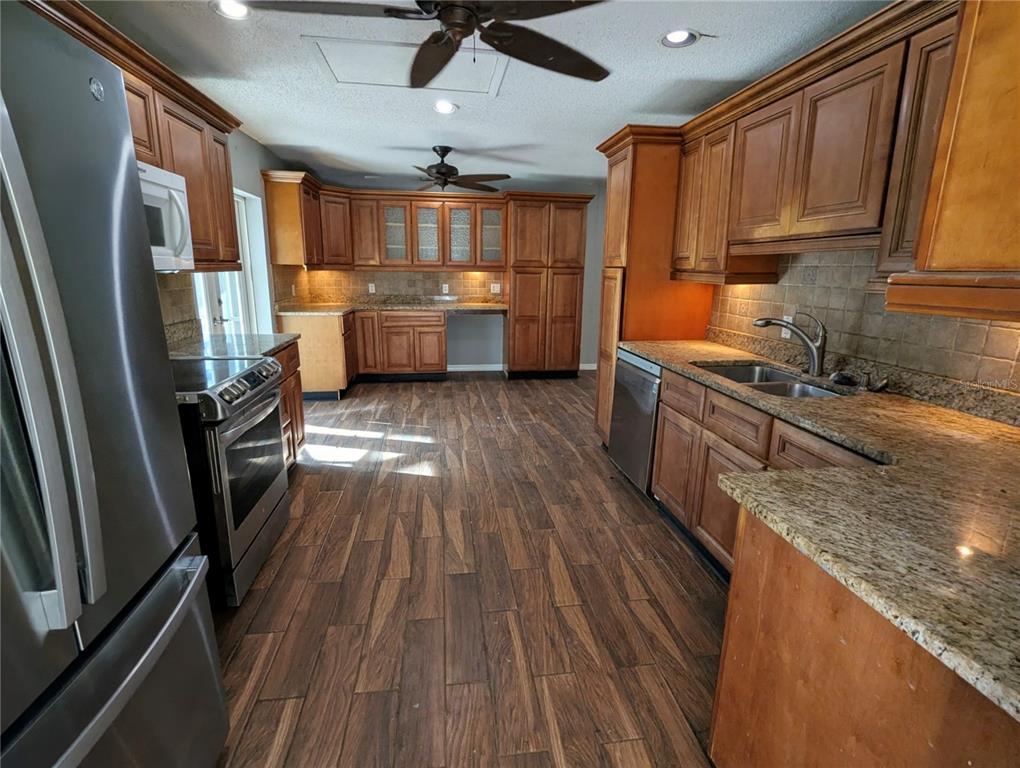 1710 Robbins Road Nokomis, FL 34275 - Photo 16 of 39