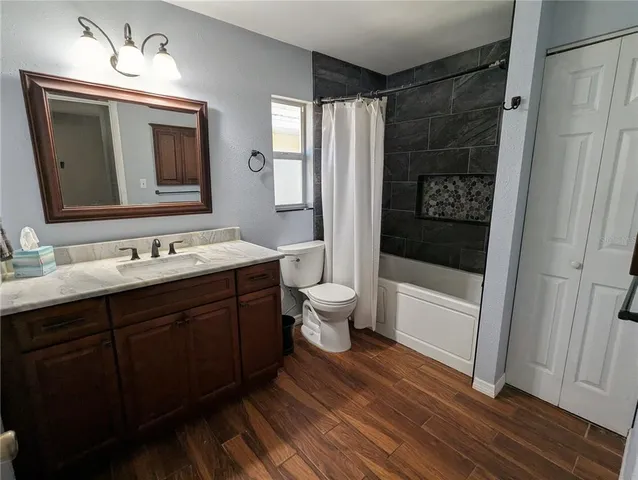 $425,000 | 1710 Robbins Road, Nokomis, FL 34275