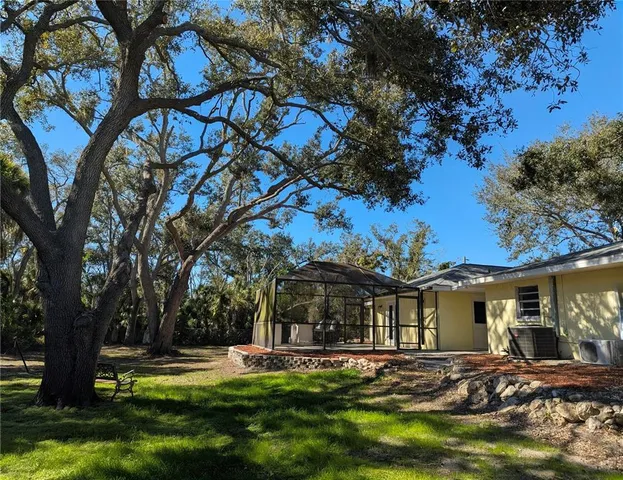 $425,000 | 1710 Robbins Road, Nokomis, FL 34275