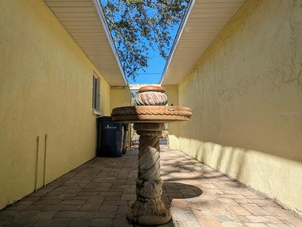 1710 Robbins Road Nokomis, FL 34275 - Photo 33 of 39