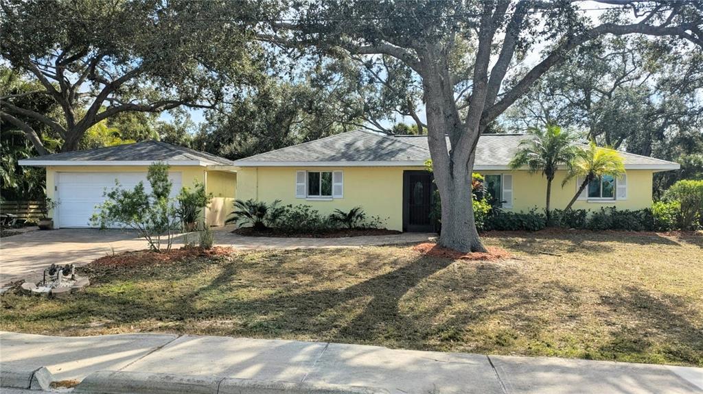 1710 Robbins Road Nokomis, FL 34275 - Photo 8 of 39