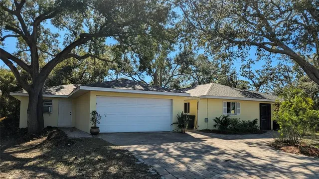 $425,000 | 1710 Robbins Road, Nokomis, FL 34275