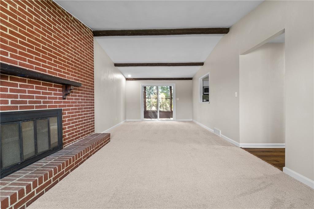 10 Rushmore Drive Pittsburgh, PA 15235 - Photo 10 of 37 a view of an empty room and window