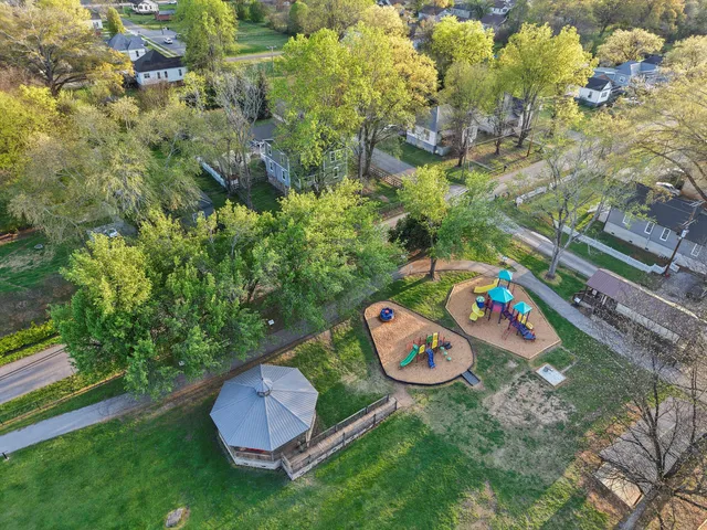 $375,000 | 8 West 8th Street, Chickamauga, GA 30707