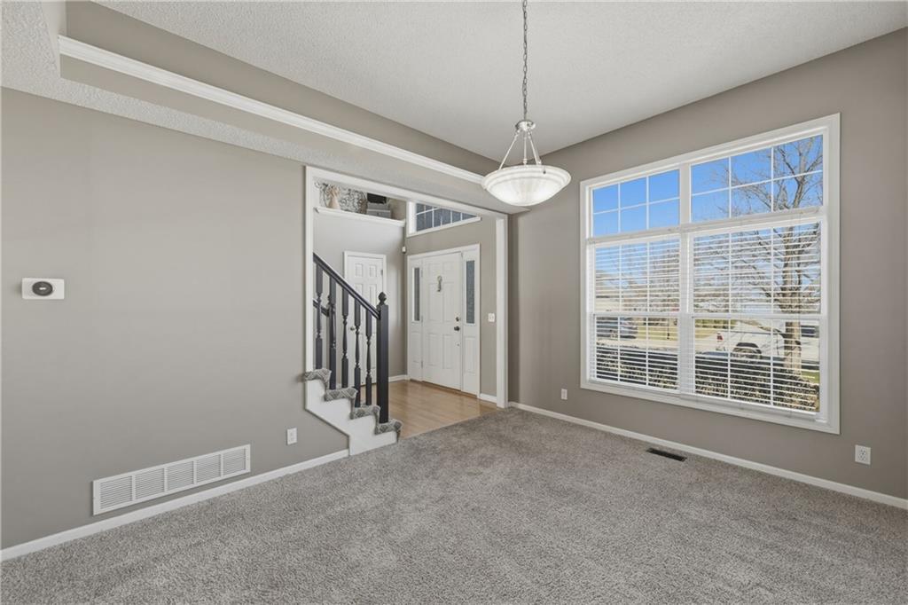 2513 Southwest 12 Street Lee's Summit, MO 64081 - Photo 4 of 42