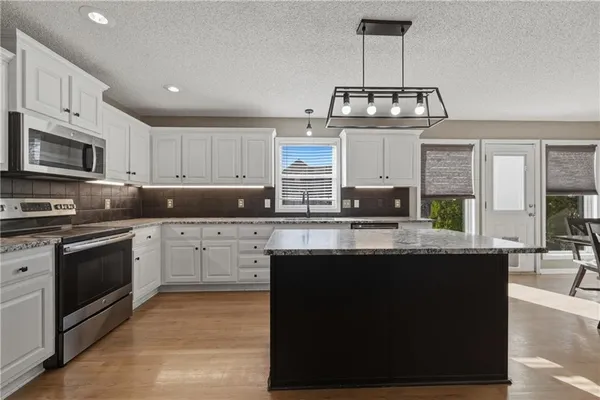 $485,000 | 2513 Southwest 12 Street, Lee's Summit, MO 64081