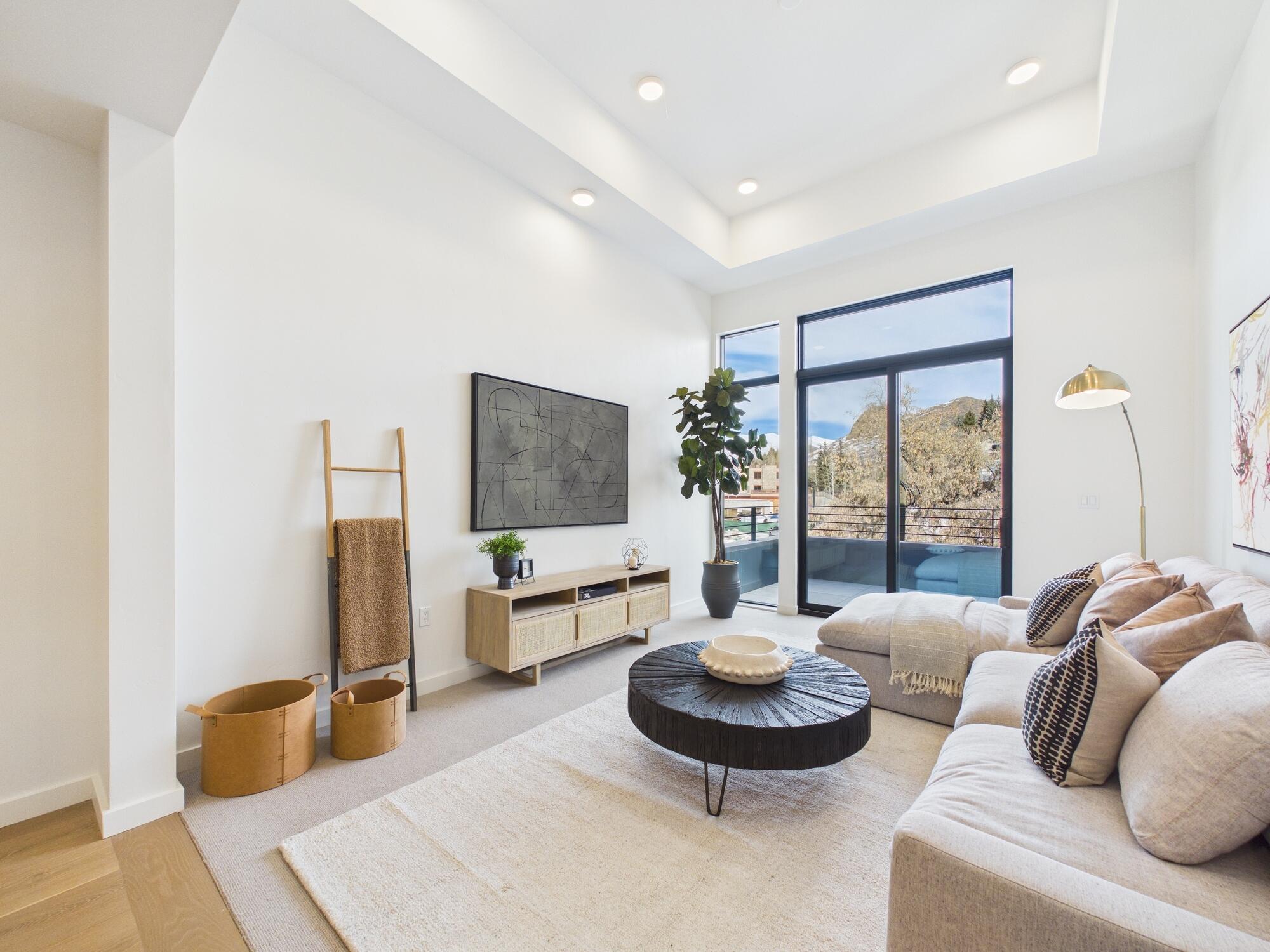 760 North Washington, Unit 301 Ketchum, ID 83340 - Photo 33 of 39 Living Area with Deck