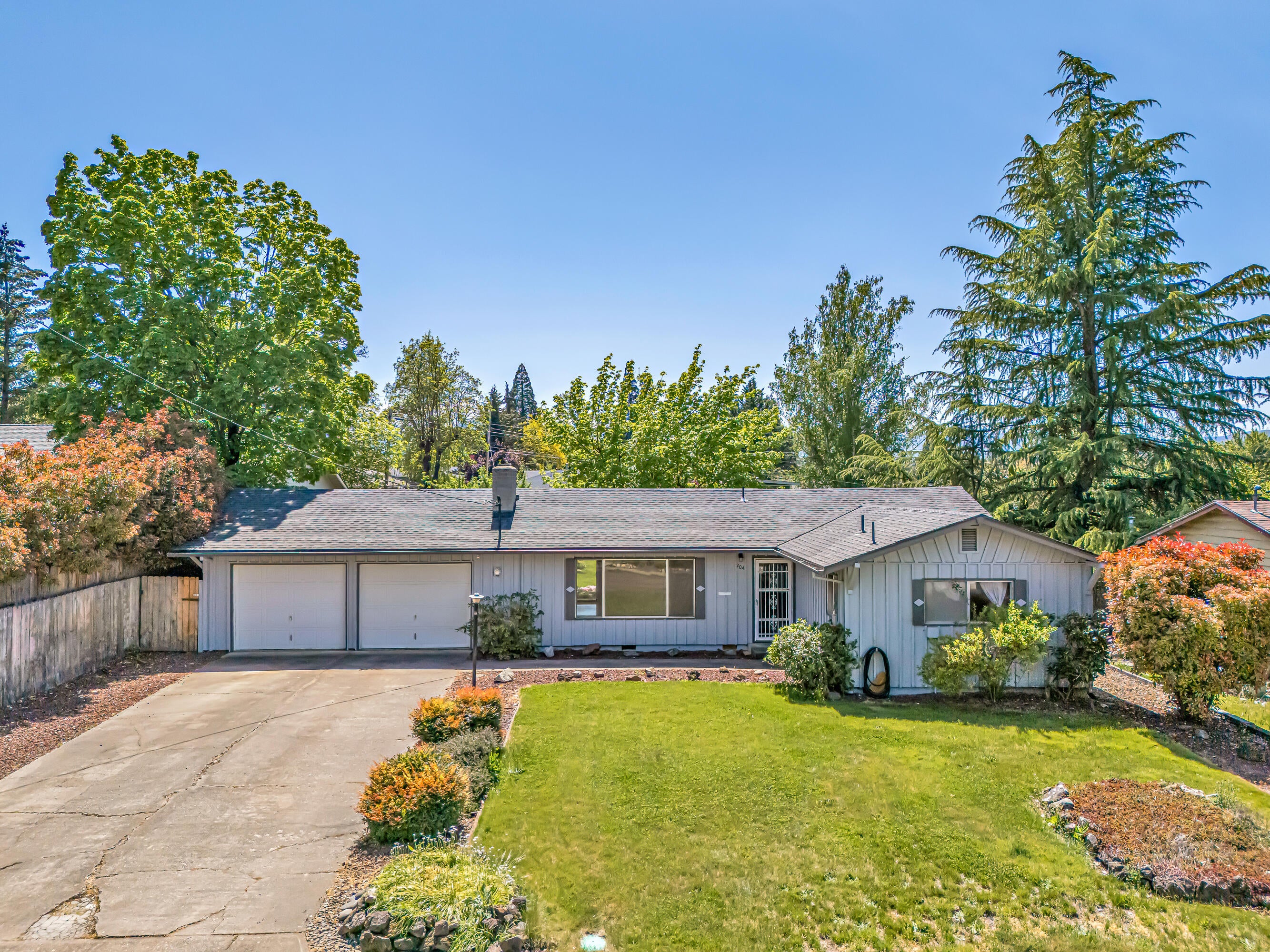 204 Princess Way Central Point, OR 97502 - Photo 1 of 31 01