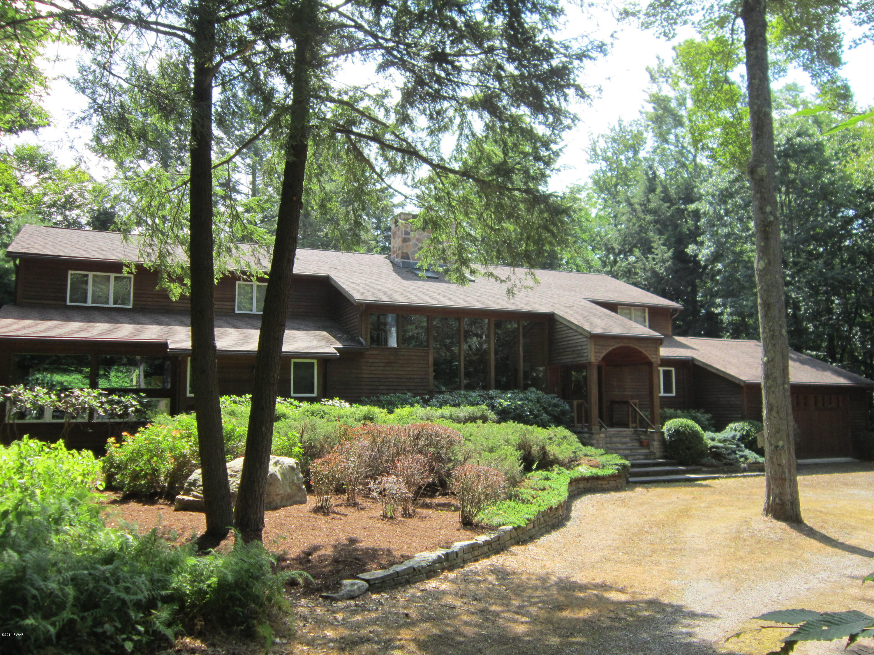 135 West Lk Road Greentown, PA 18426 - Photo 1 of 63