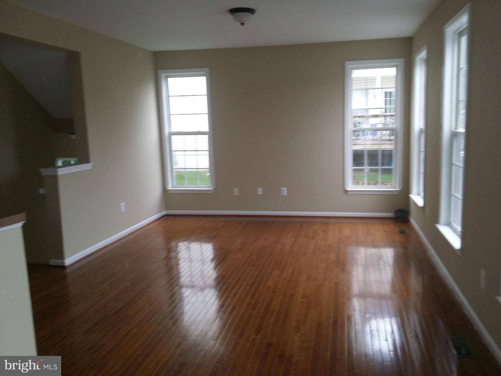 18412 Ashmeade Road Boyds, MD 20841 - Photo 15 of 17 Family Room
