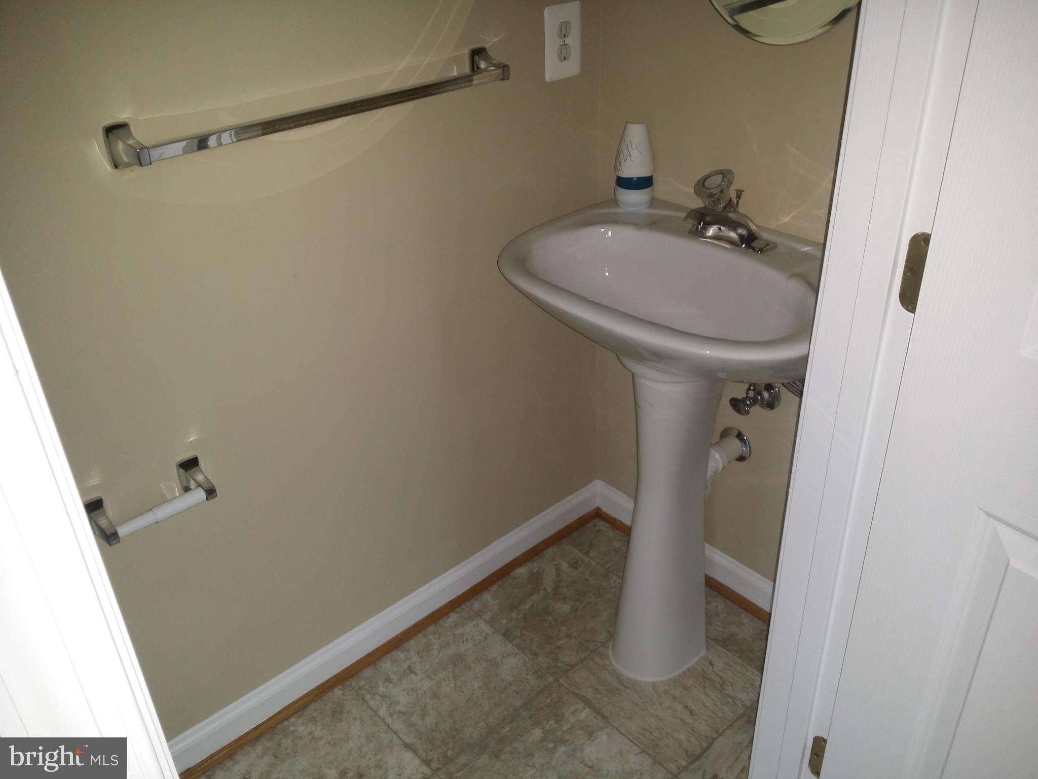 18412 Ashmeade Road Boyds, MD 20841 - Photo 6 of 17 Bath