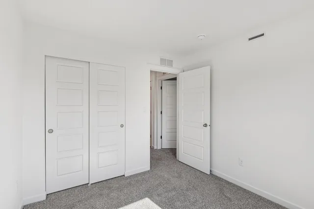 $329,990 | 901 Briar Gln Court, Hampshire, IL 60140