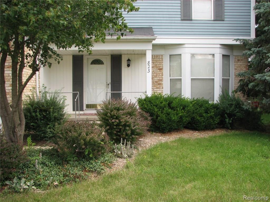 823 Hadley Road Rochester Hills, MI 48307 - Photo 3 of 53