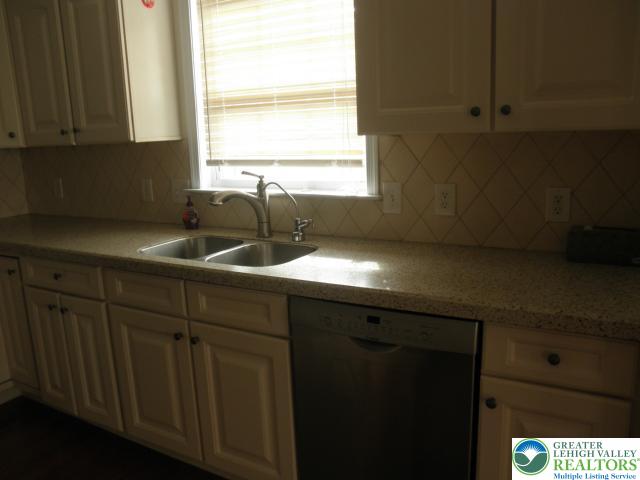 4160 Ross Road Bethlehem, PA 18020 - Photo 14 of 24