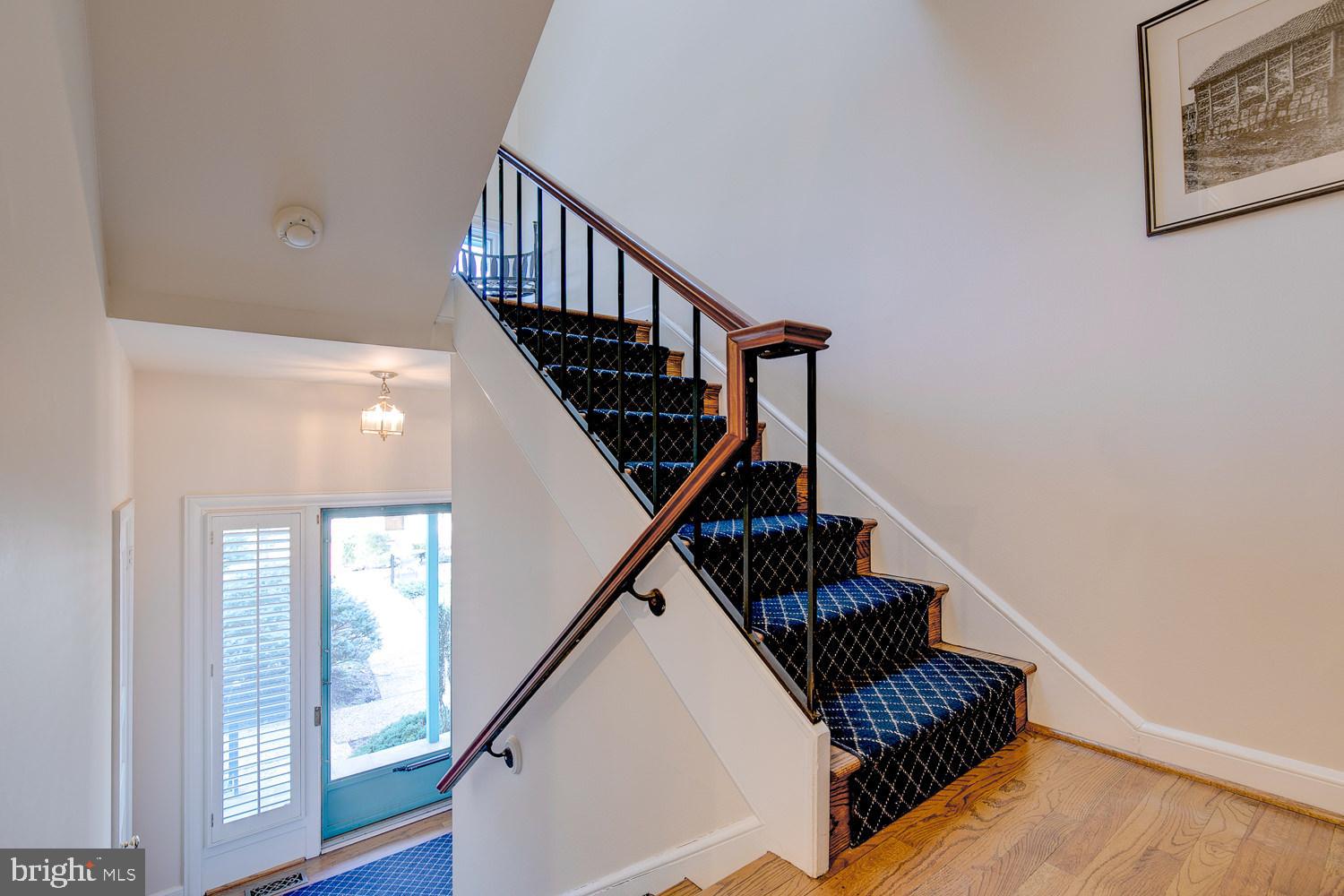 341 Conshohocken State Road, Unit H Gladwyne, PA 19035 - Photo 18 of 27 Staircase