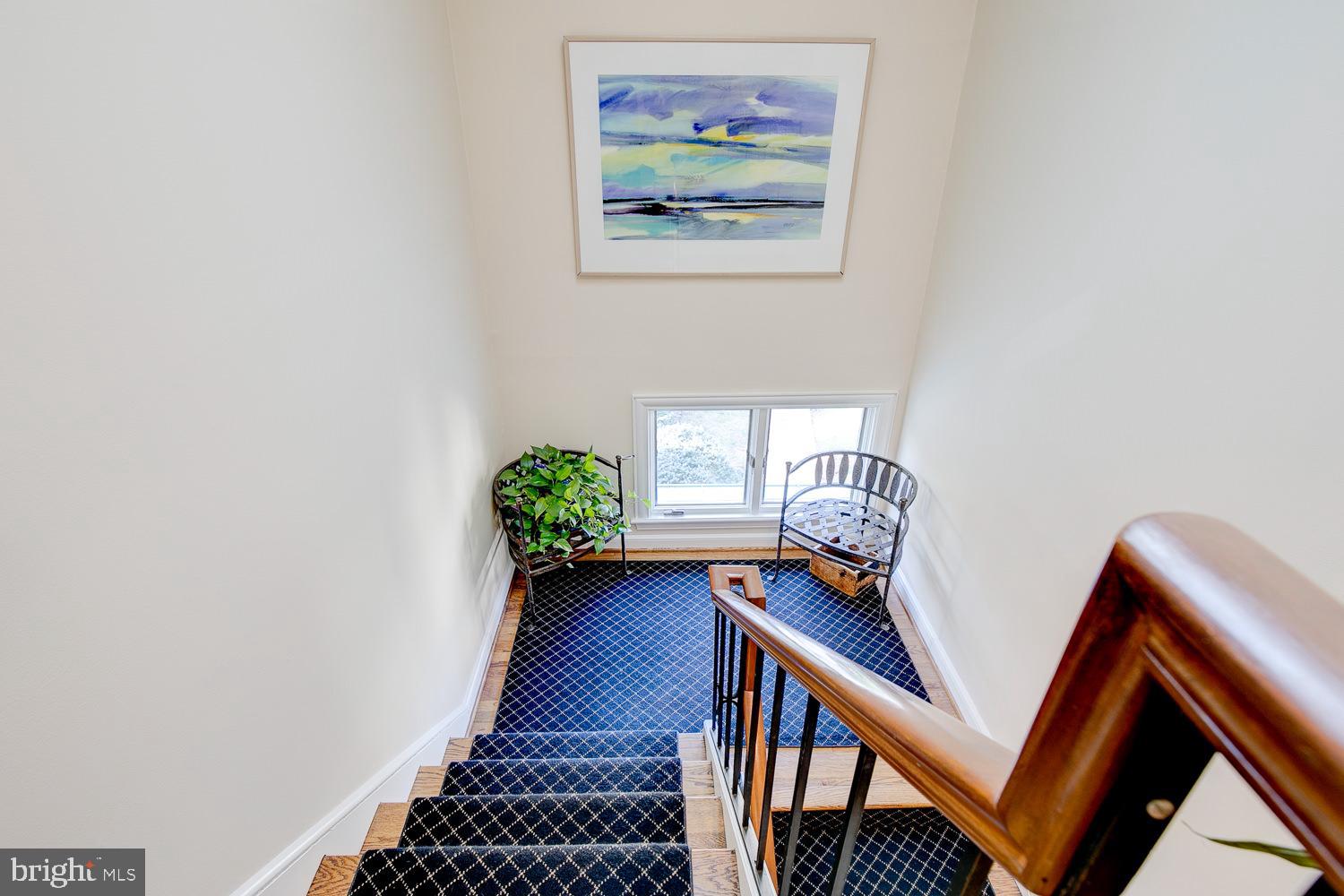 341 Conshohocken State Road, Unit H Gladwyne, PA 19035 - Photo 19 of 27 Staircase landing