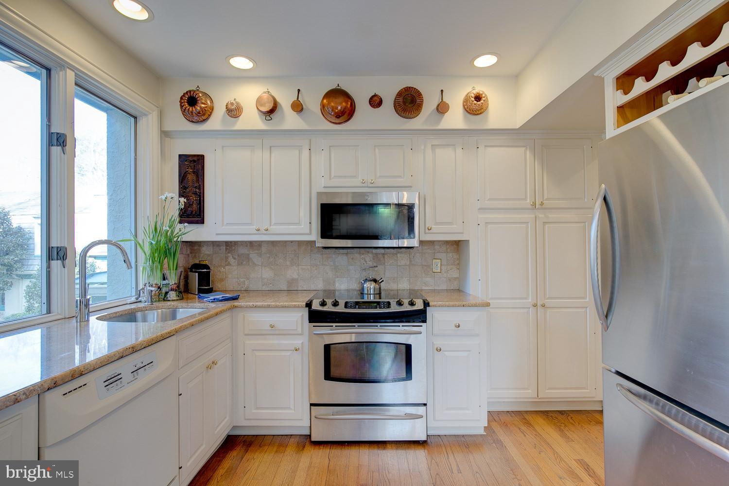 341 Conshohocken State Road, Unit H Gladwyne, PA 19035 - Photo 3 of 27 Kitchen