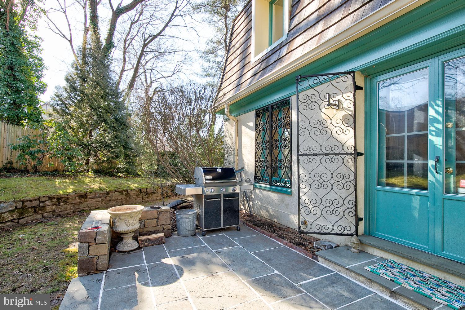341 Conshohocken State Road, Unit H Gladwyne, PA 19035 - Photo 25 of 27 Rear patio