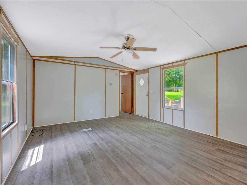 589 Keathley Road Lufkin, TX 75904 - Photo 8 of 27
