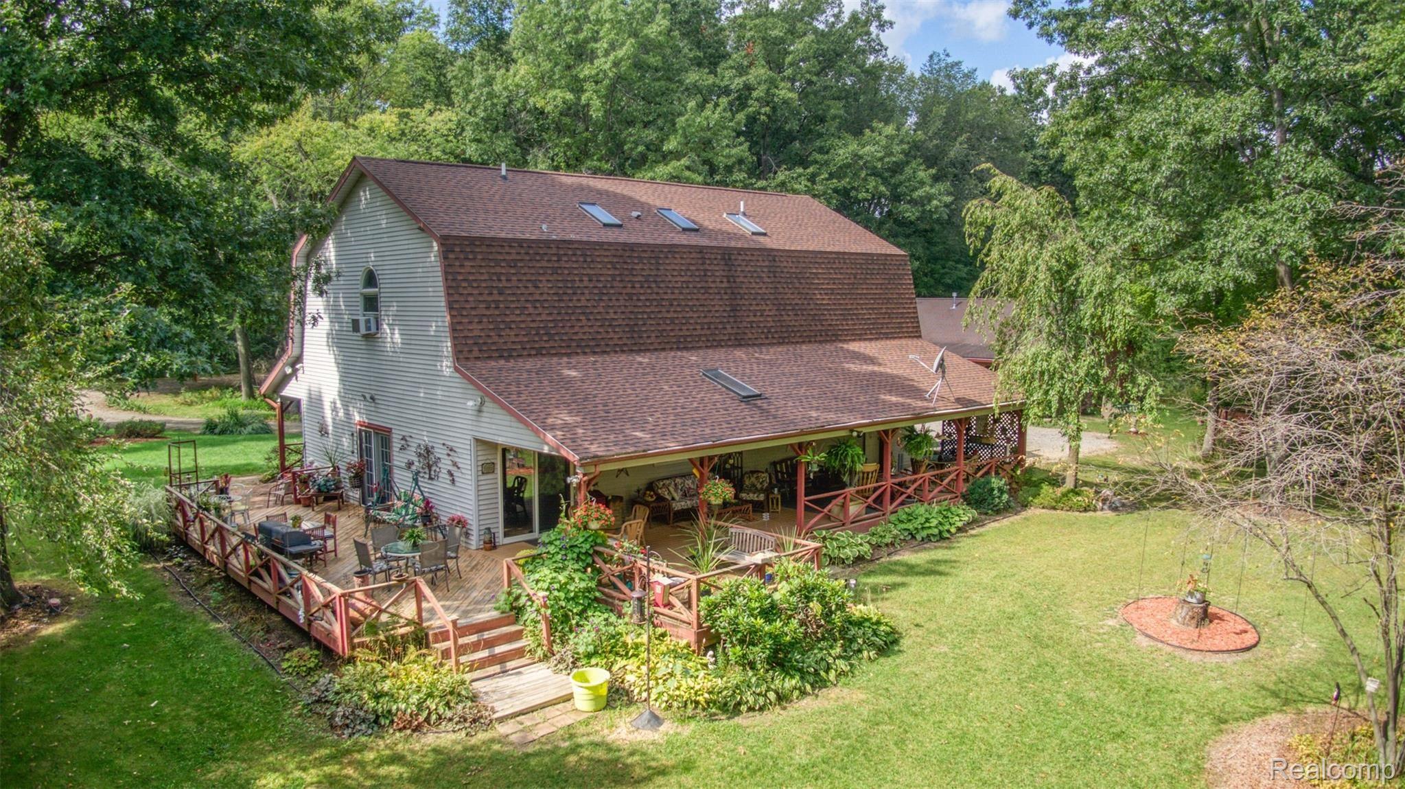2181 South Gregory Road Fowlerville, MI 48836 - Photo 39 of 62 DJI_0705_25.jpg