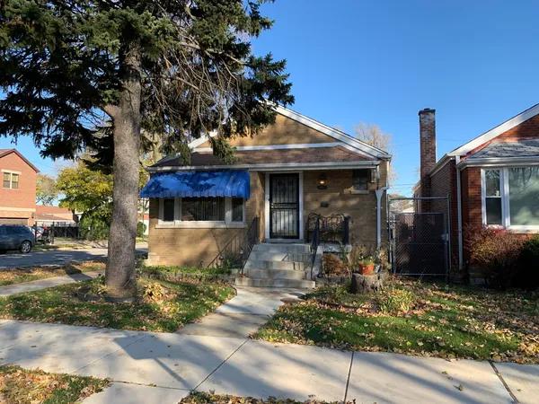 $140,000 | 8901 South East End Avenue, Chicago, IL 60617