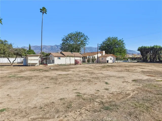 $749,000 | 11285 Cherry Avenue, Cherry Valley, CA 92223